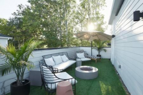 Hall House - Stunning Home with Beautiful Rooftop!